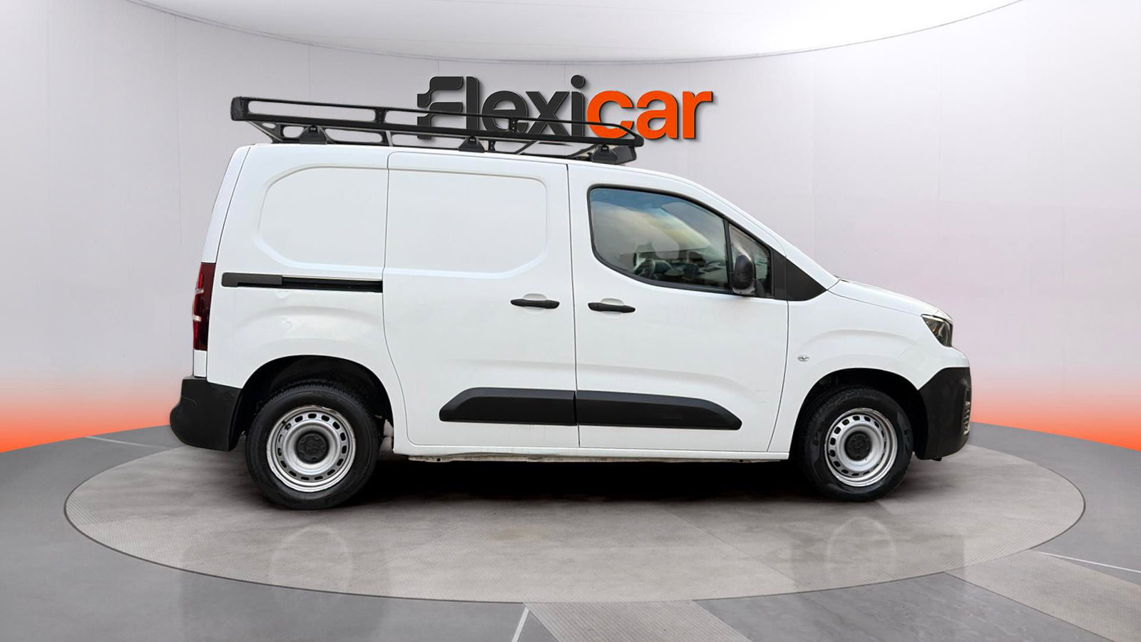 https://cdn-flexicar.caraffinity.it/public_appraisal_images_pro/images/stock/218061/E6oW0CedR3__WhatsApp Image 2025-11-21 at 15.42.29 (1).jpeg